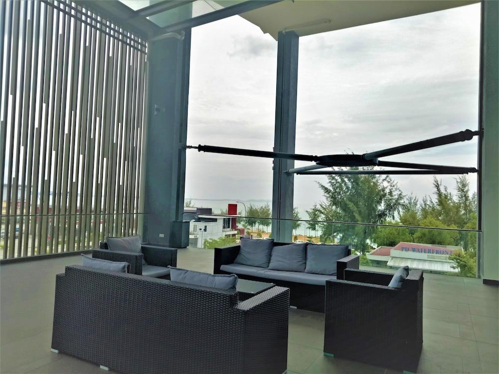 D'wharf & Serviced Hotel 4*